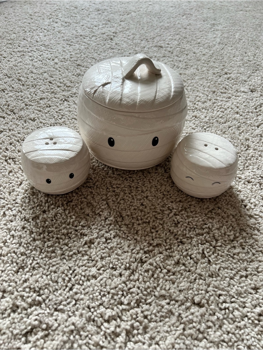 Mummy Decor Set - Picture 2 of 11